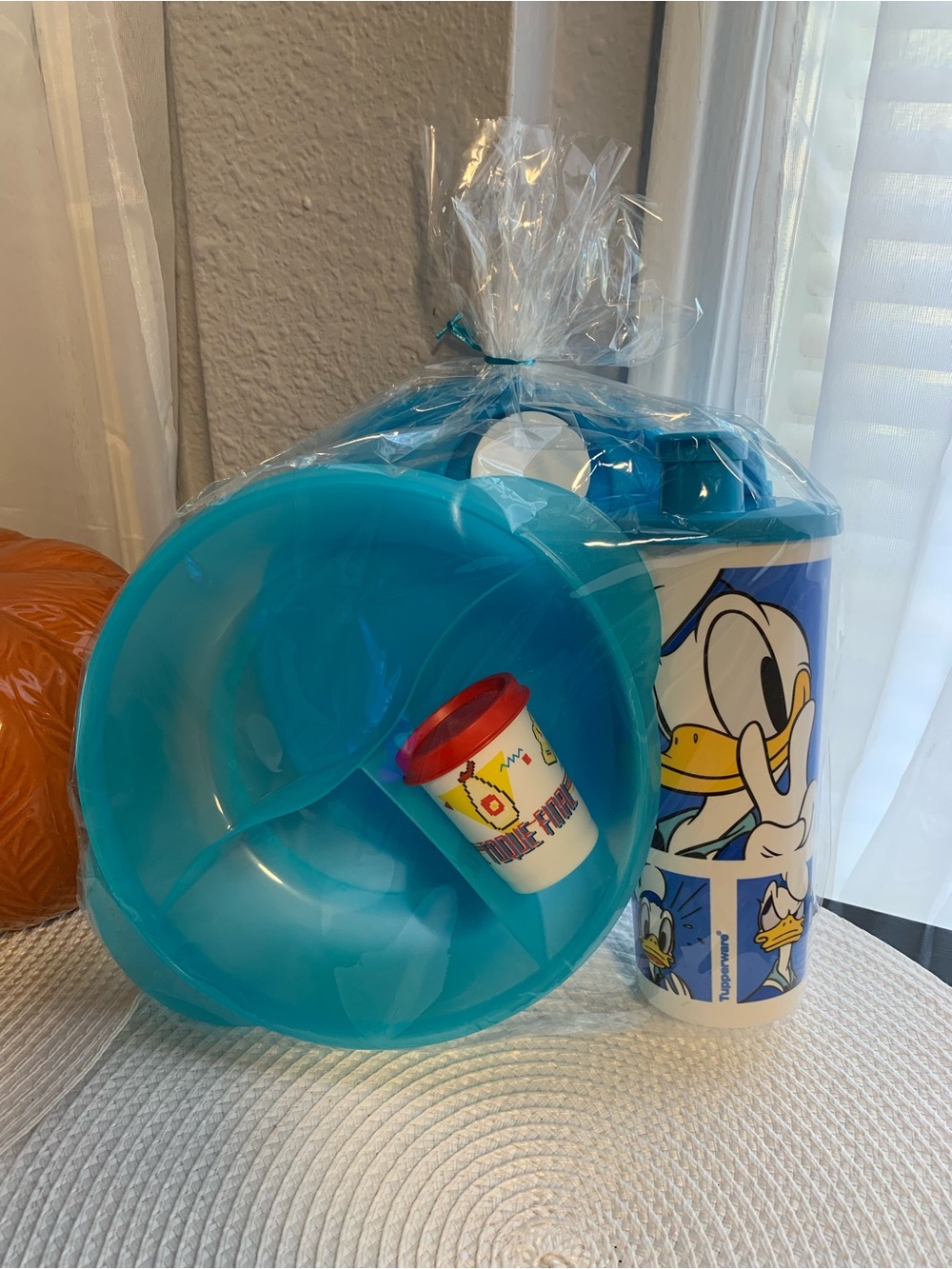 💙🤍 Tupperware Bright Blue Snack Tub and Character Print Cup Set 💙🤍